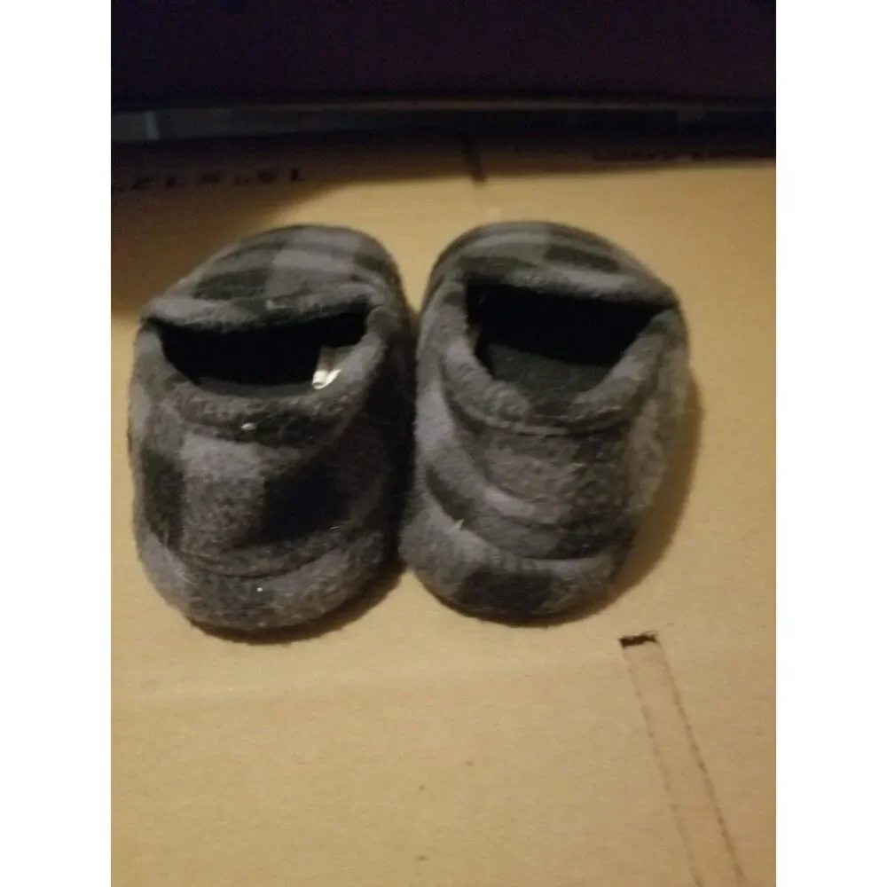 Wonder Nation Black and Grey Plaid Toddler Slippers